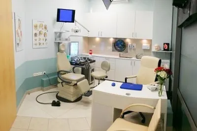 lek. Jacek Brzost, Laryngolog